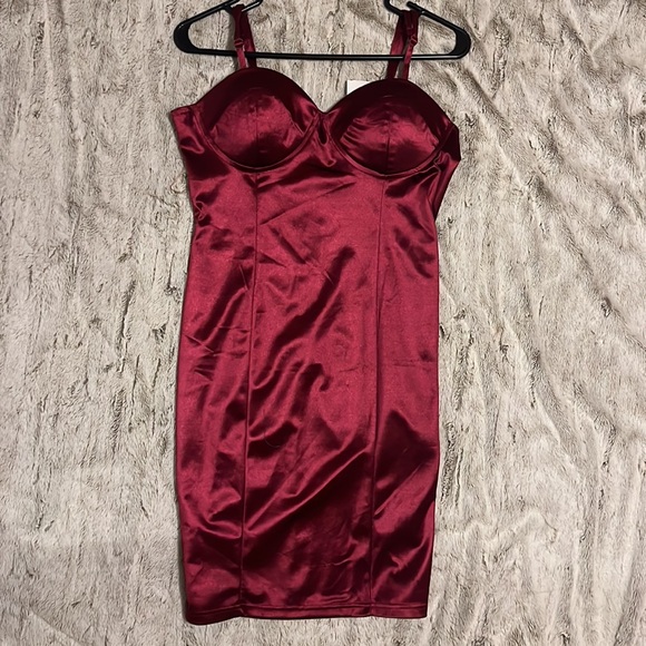 Red dress new with tags! - Picture 5 of 7